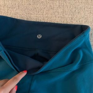 Size 6 lululemon crops Align